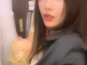 口罩騷禦姐鏡頭前現場表演自慰互動撩騷